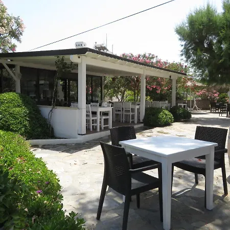 مطعم وبنسيون أرِّيبا *